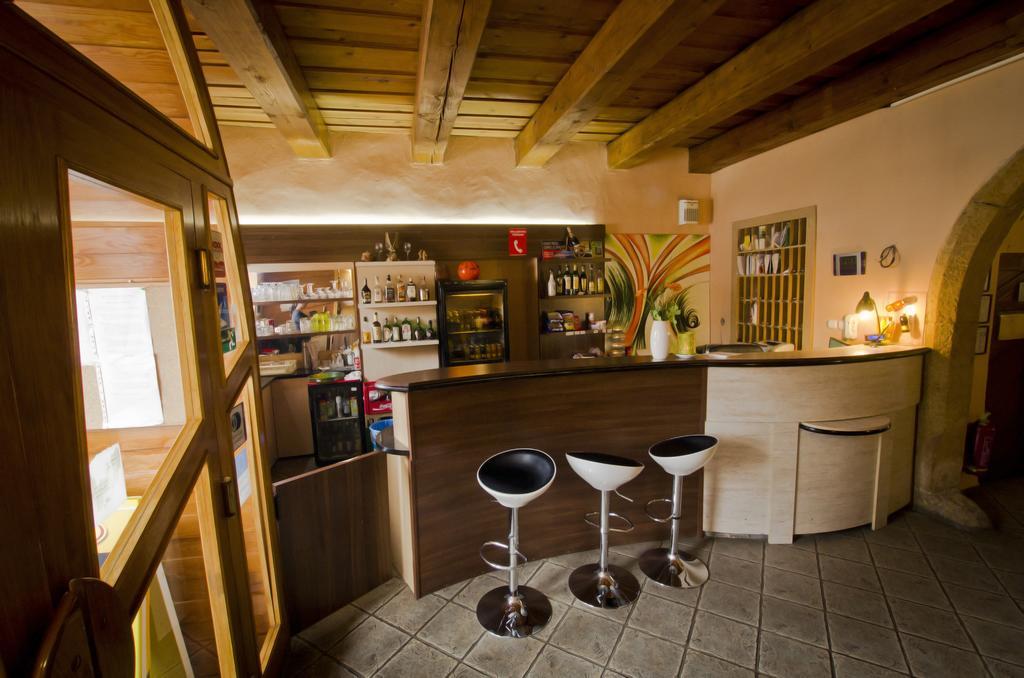 Hotel Cierny Orol Rožňava エクステリア 写真